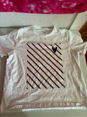 Patagonia White Short-Sleeve Tee with Maroon Stripes & Black Heart